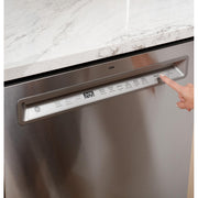 GE Built-in Dishwasher with Stainless Steel Tub GDF650SYVFS