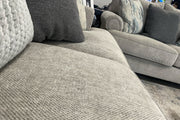 Akinlane Loveseat