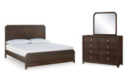 Conjunto de dormitorio marrón oscuro que incluye una cama con ropa de cama blanca y un gavetero con espejo sobre fondo blanco.