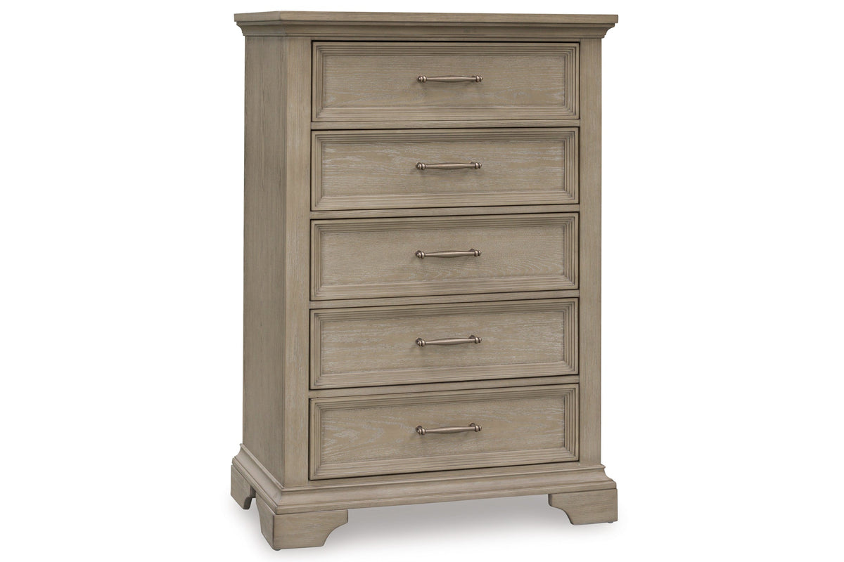 Vallardia Chest